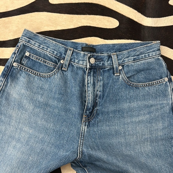 Uniqlo Wide Straight Jeans - High Rise - Picture 3 of 6